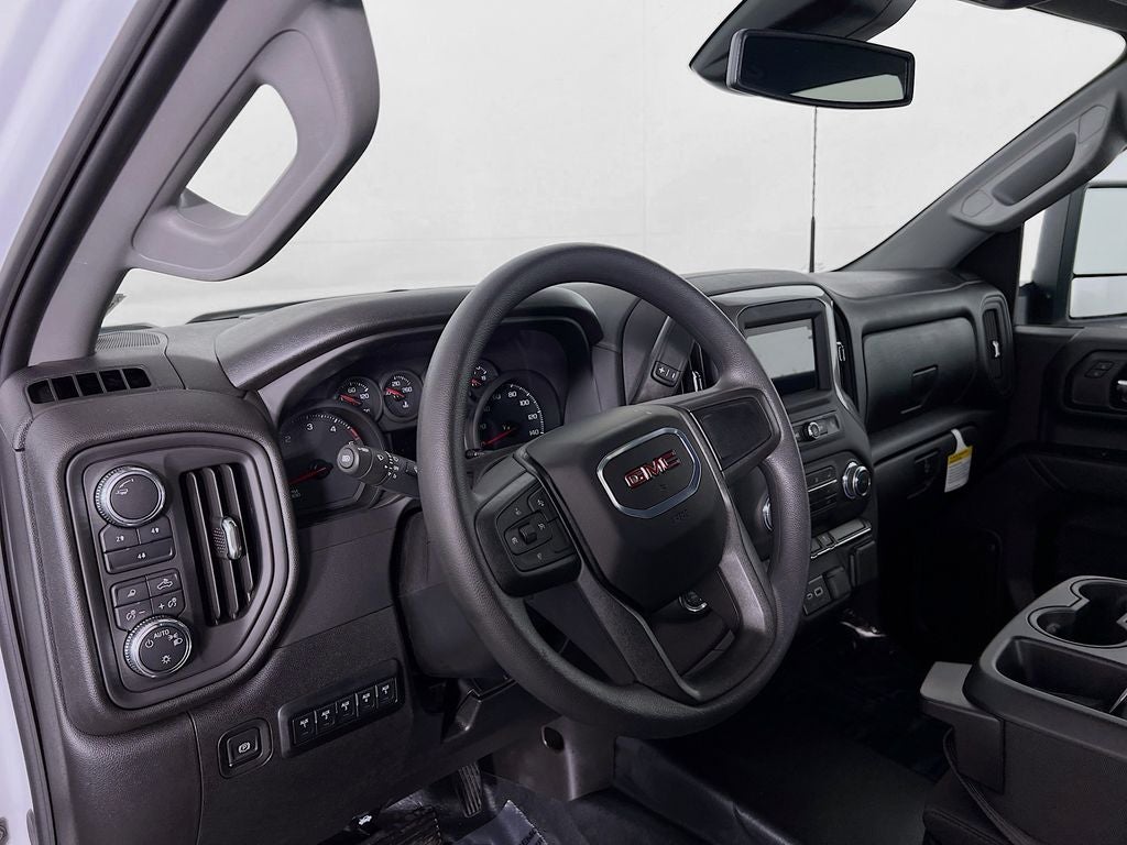 2025 GMC Sierra 2500HD Pro