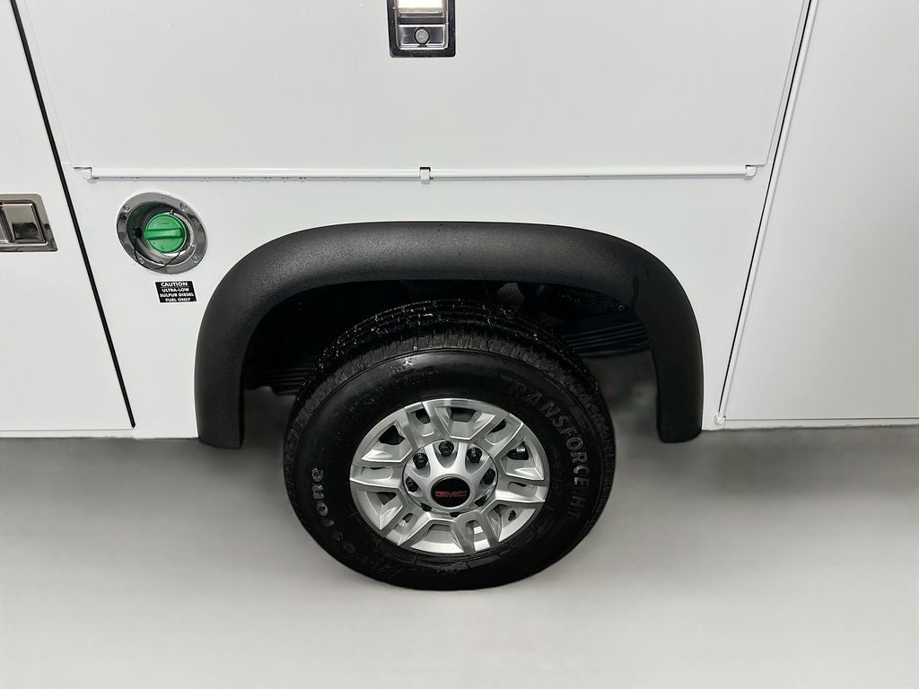 2025 GMC Sierra 2500HD Pro