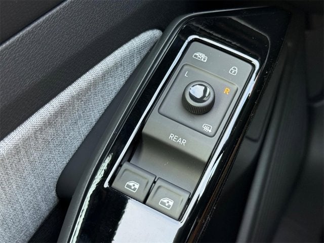 2025 Volkswagen ID.4 Pro