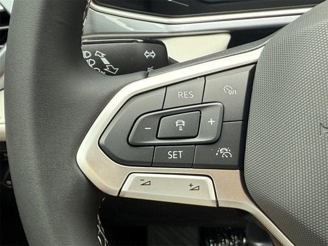 2025 Volkswagen Taos SEL