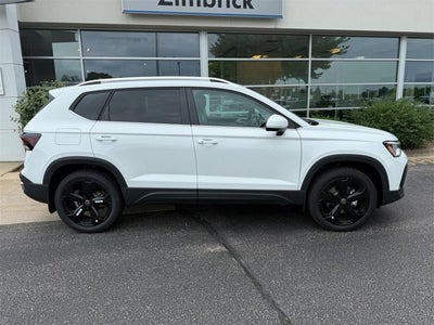 2025 Volkswagen Taos SEL