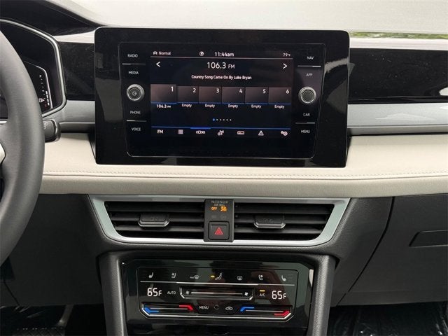 2025 Volkswagen Taos SEL