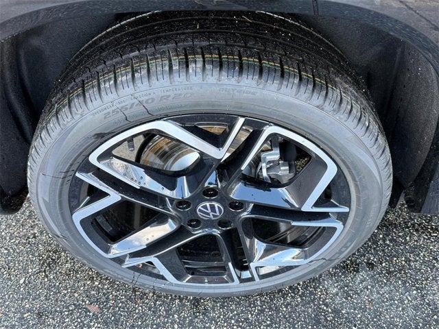 2026 Volkswagen Tiguan SEL R-Line Turbo