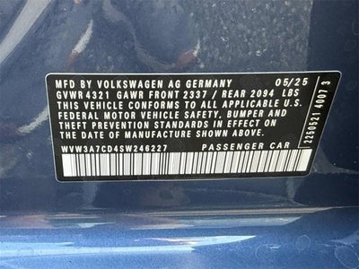 2025 Volkswagen Golf GTI SE