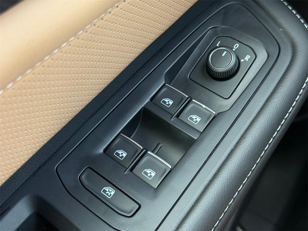 2025 Volkswagen Atlas Cross Sport 2.0T SEL R-Line Black