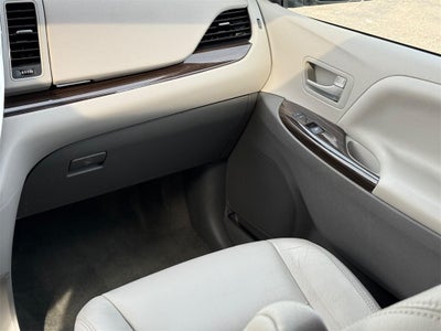2016 Toyota Sienna L 7 Passenger