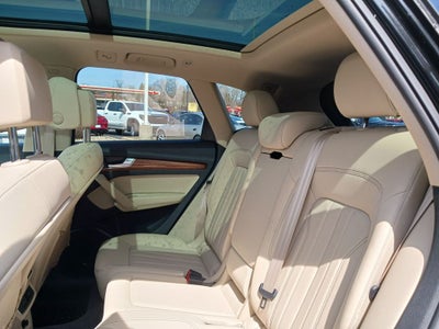 2023 Audi Q5 45 S line Premium quattro