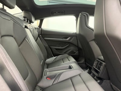 2025 Porsche Taycan 4