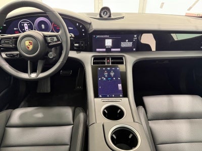 2025 Porsche Taycan 4