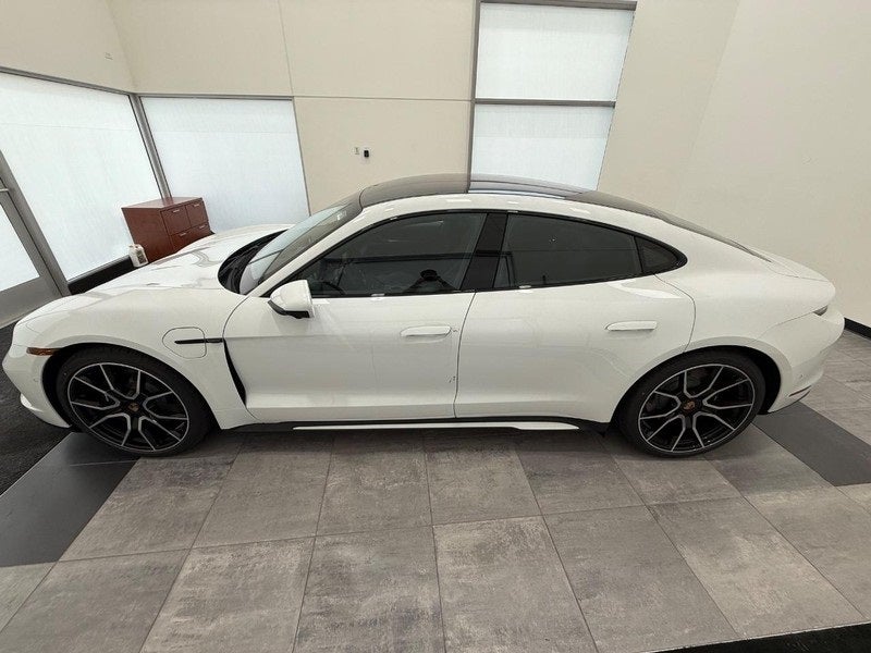 2025 Porsche Taycan 4