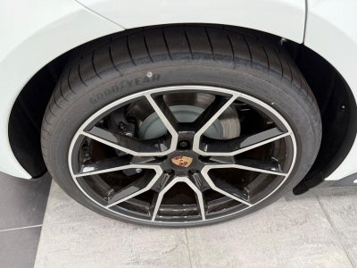 2025 Porsche Taycan 4