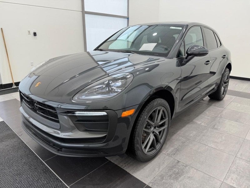 2025 Porsche Macan Base