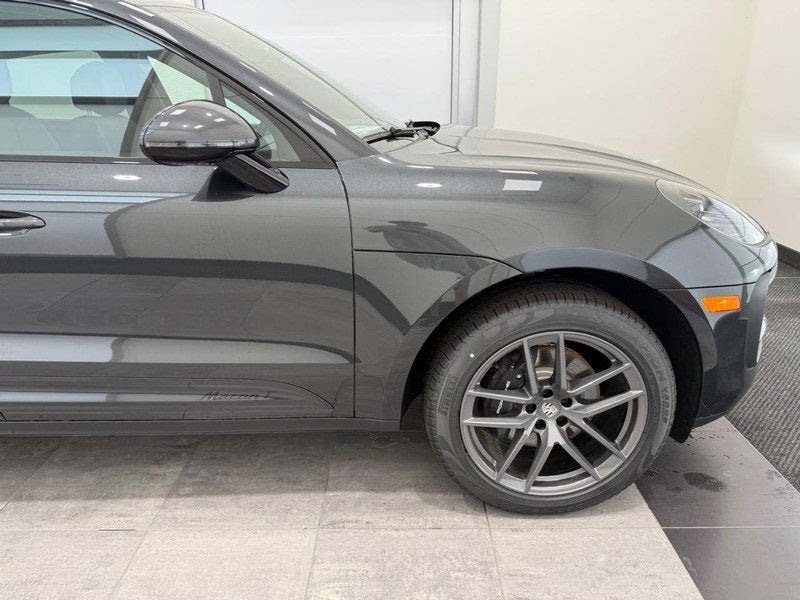 2025 Porsche Macan Base
