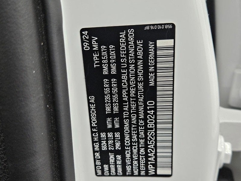 2025 Porsche Macan Base