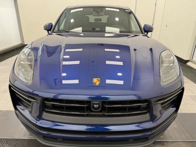 2025 Porsche Macan Base