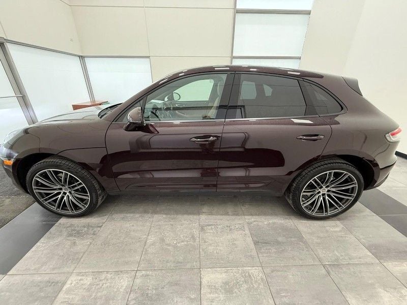 2025 Porsche Macan Base