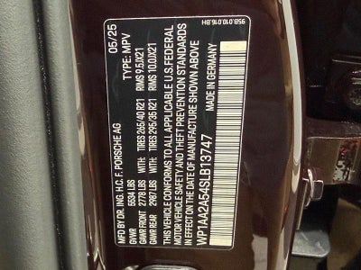 2025 Porsche Macan Base