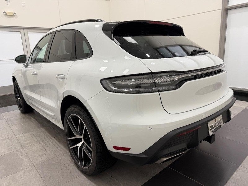 2026 Porsche Macan Base