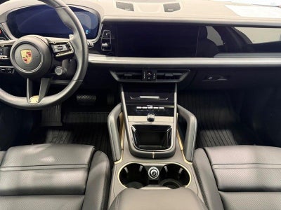 2025 Porsche Cayenne Base