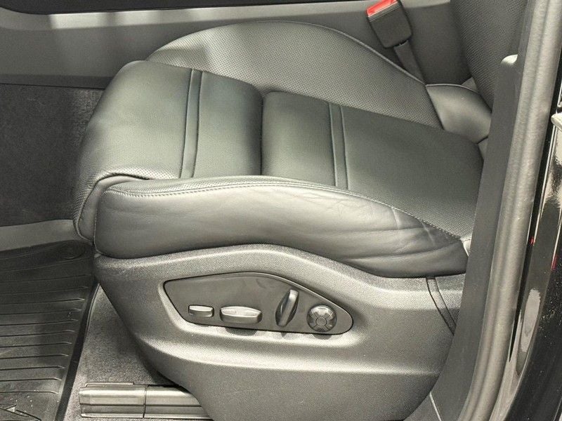 2025 Porsche Cayenne Base