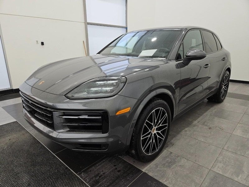 2025 Porsche Cayenne Base
