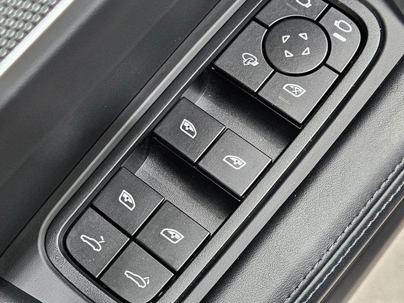 2025 Porsche Cayenne Base