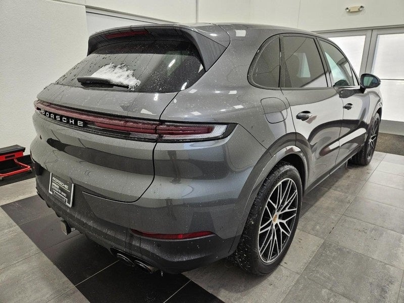 2025 Porsche Cayenne Base