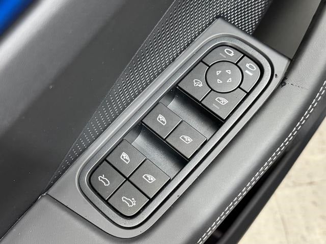 2025 Porsche Macan Electric Turbo