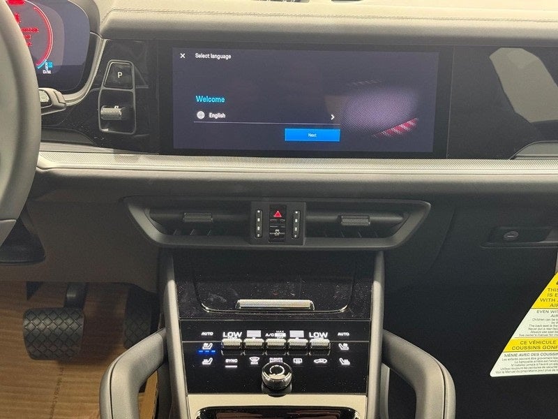 2025 Porsche Cayenne E-Hybrid Base