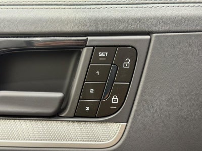 2025 Porsche Cayenne E-Hybrid Base