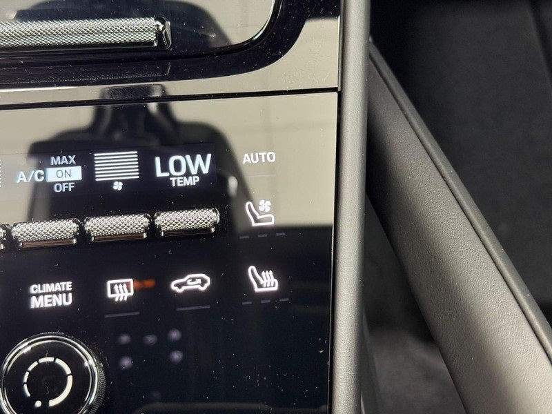 2025 Porsche Cayenne E-Hybrid Base