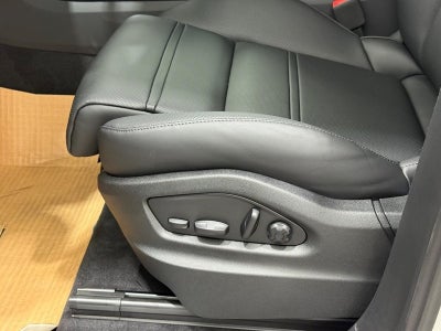 2025 Porsche Cayenne E-Hybrid Base