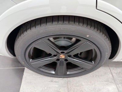 2026 Porsche Cayenne Coupe GTS