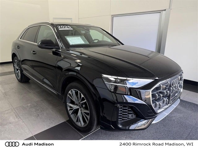 2025 Audi Q8 55 Premium quattro