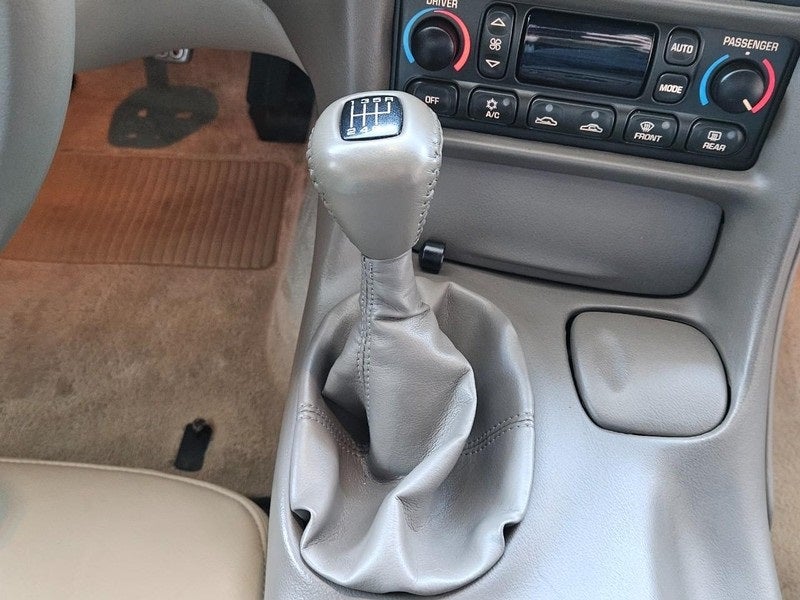 2003 Chevrolet Corvette Base