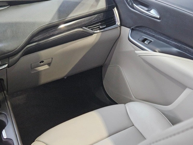 2022 Cadillac XT4 Premium Luxury