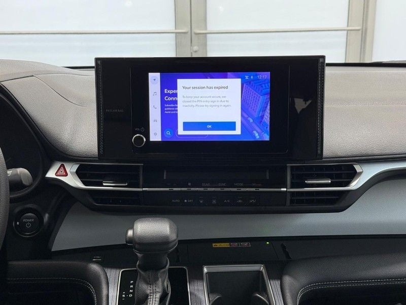 2025 Toyota Sienna LE 8 Passenger