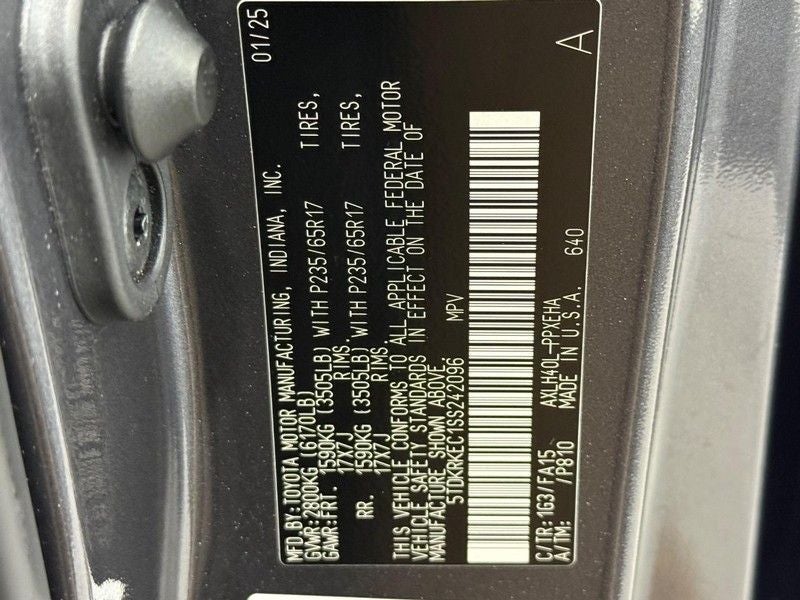 2025 Toyota Sienna LE 8 Passenger