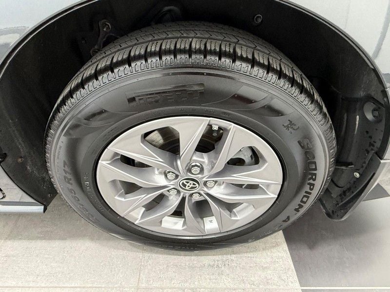 2025 Toyota Sienna LE 8 Passenger