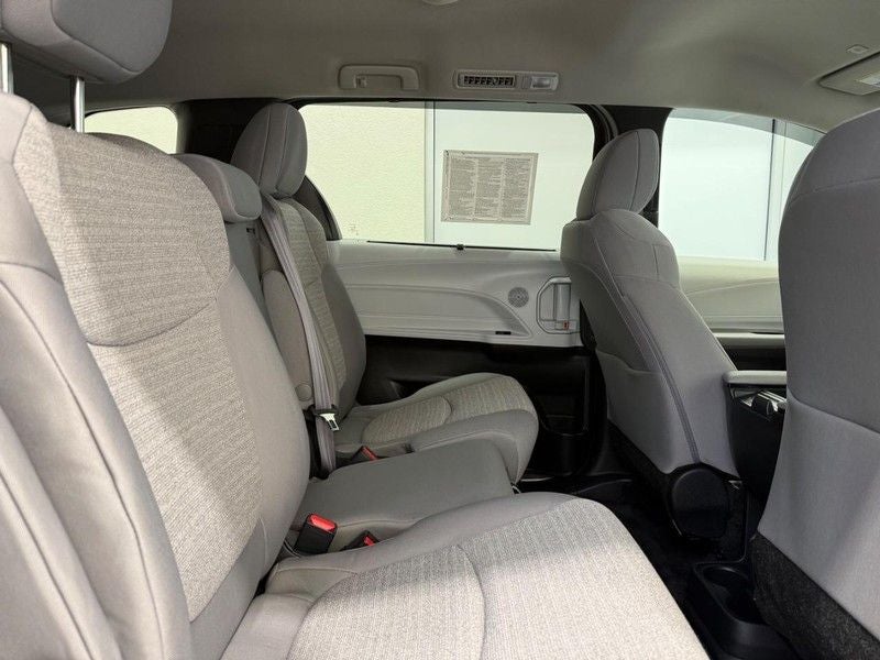 2025 Toyota Sienna LE 8 Passenger