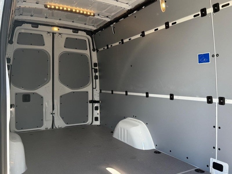 2025 Mercedes-Benz Sprinter 2500 Cargo 170 WB High Roof