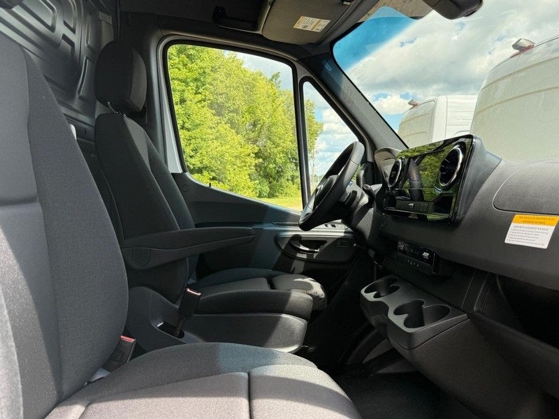 2025 Mercedes-Benz Sprinter 2500 Cargo 170 WB High Roof