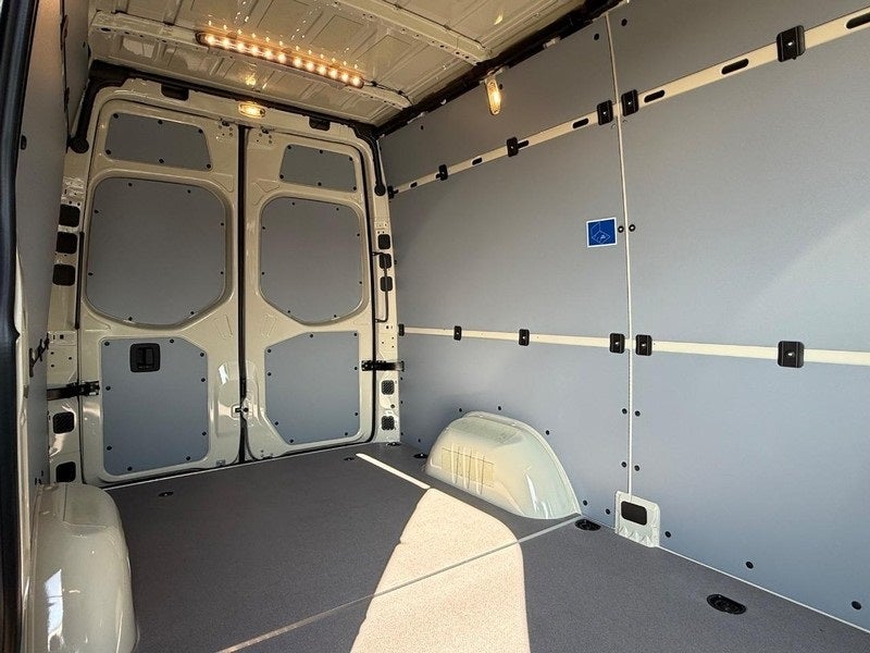 2026 Mercedes-Benz Sprinter 2500 Cargo 144 WB AWD