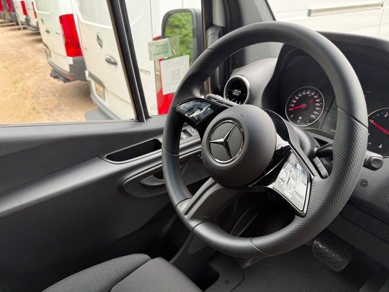 2025 Mercedes-Benz Sprinter 2500 Cargo 170 WB High Roof