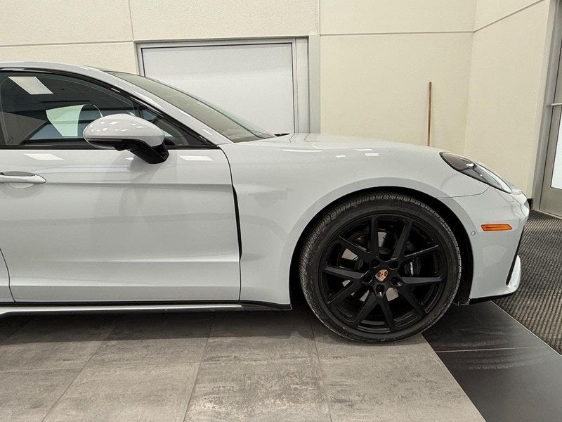 2026 Porsche Panamera 4