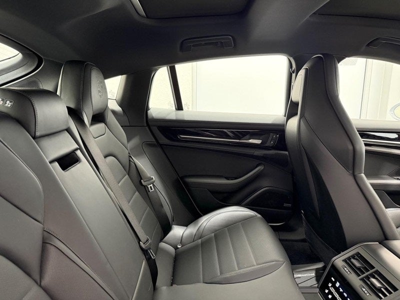 2026 Porsche Panamera 4
