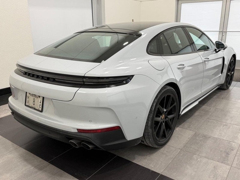 2026 Porsche Panamera 4