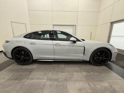 2026 Porsche Panamera 4