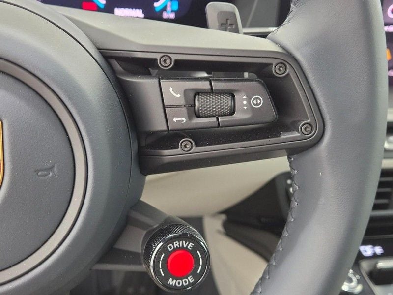 2025 Porsche 911 Carrera