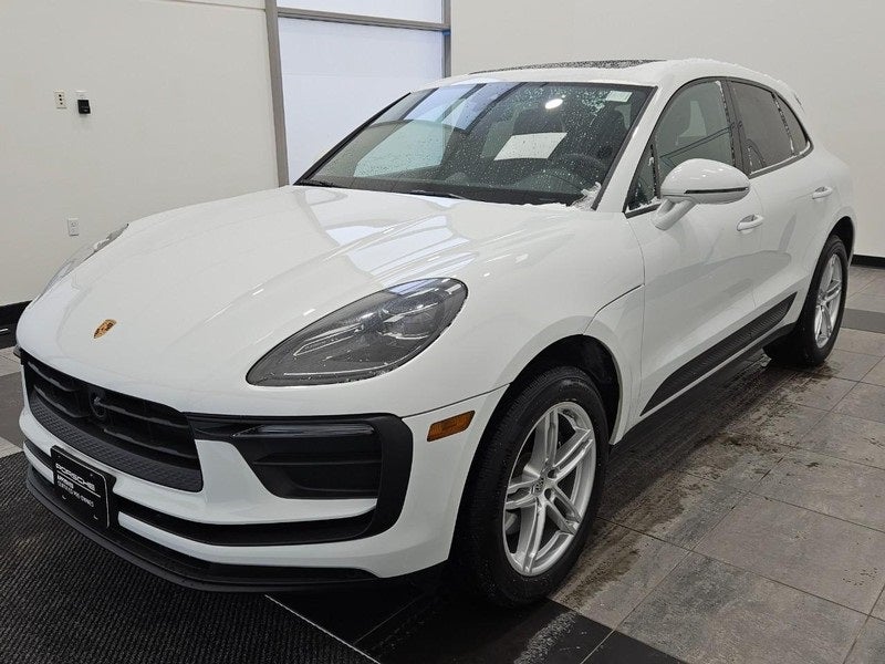 2025 Porsche Macan AWD